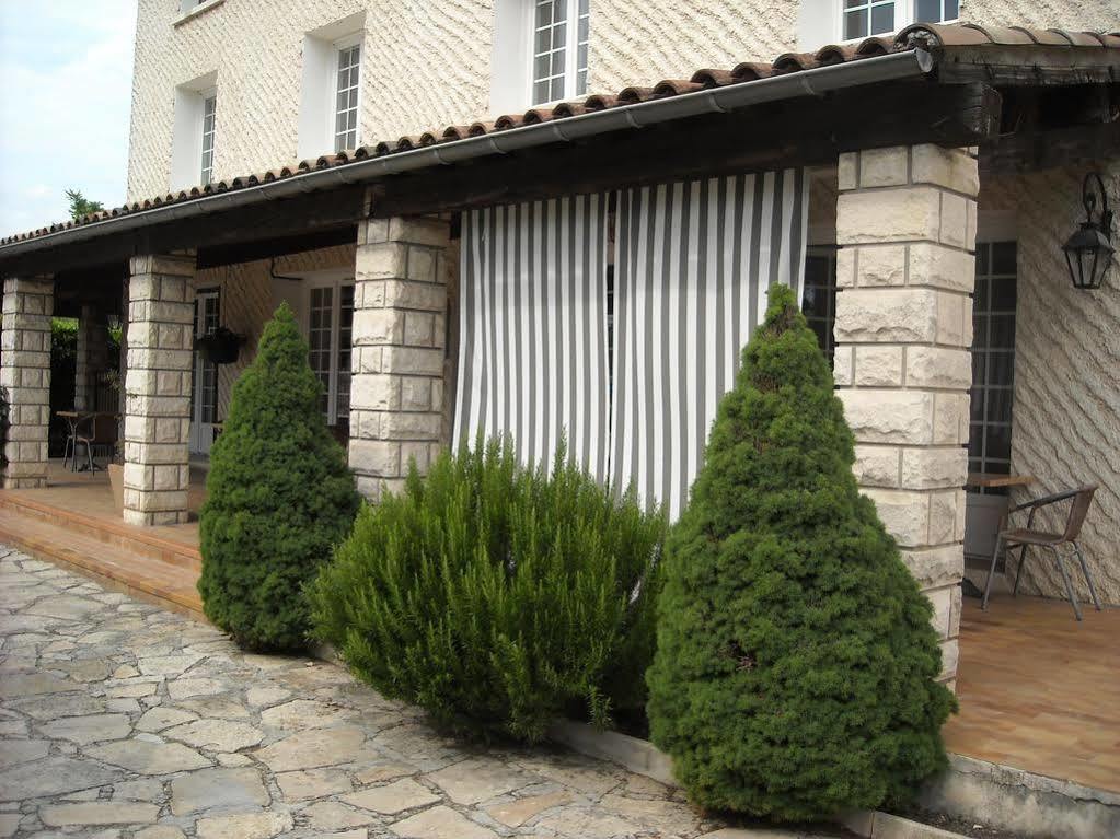 Hotel Ecusson Saint-Hilaire-de-Brethmas Экстерьер фото